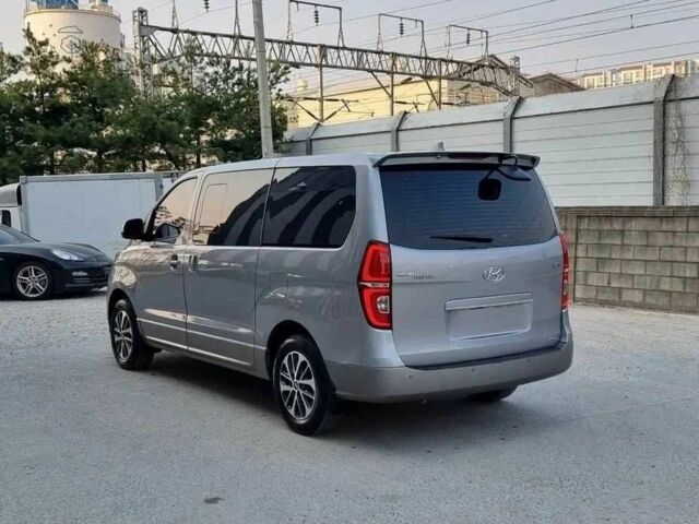 Хендай Старекс 2020 в Киеве на Automoto.ua Серый Хендай Старекс, объемом двигателя 2.5 л и пробегом 27 тыс. км за 21000 $, фото 2 на Automoto.ua