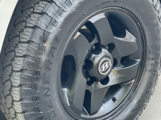 Белый Хендай Терракан, объемом двигателя 2.9 л и пробегом 286 тыс. км за 3450 $, фото 15 на Automoto.ua