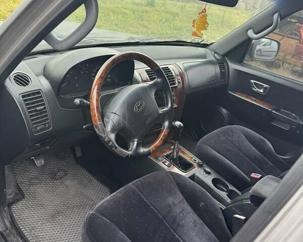 Чорний Хендай Терракан, об'ємом двигуна 0 л та пробігом 300 тис. км за 1700 $, фото 4 на Automoto.ua