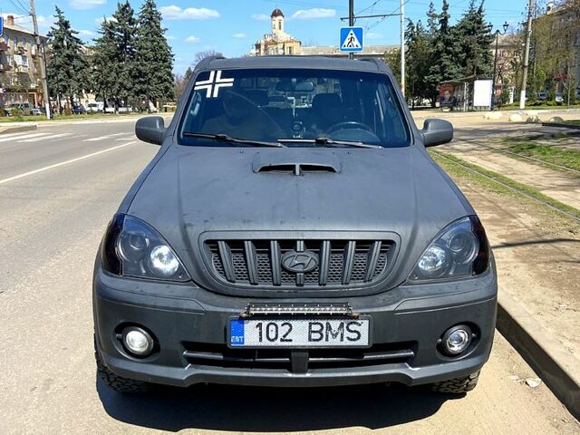 Черный Хендай Терракан, объемом двигателя 2.9 л и пробегом 349 тыс. км за 4500 $, фото 4 на Automoto.ua