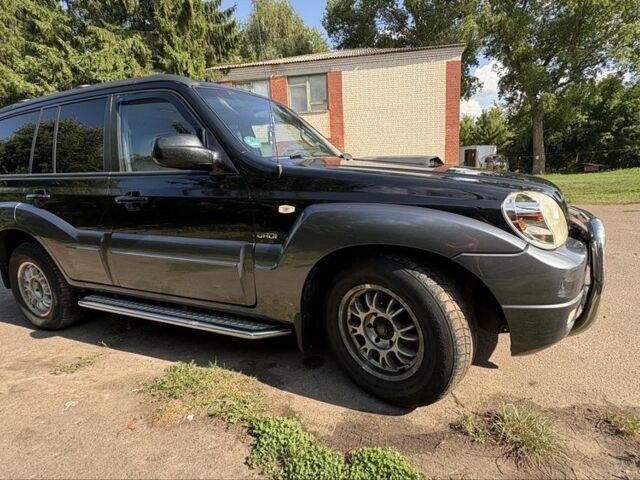 Черный Хендай Терракан, объемом двигателя 2.9 л и пробегом 243 тыс. км за 4900 $, фото 2 на Automoto.ua