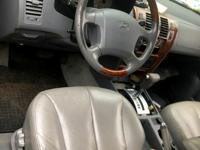 Черный Хендай Терракан, объемом двигателя 2.9 л и пробегом 219 тыс. км за 3100 $, фото 4 на Automoto.ua