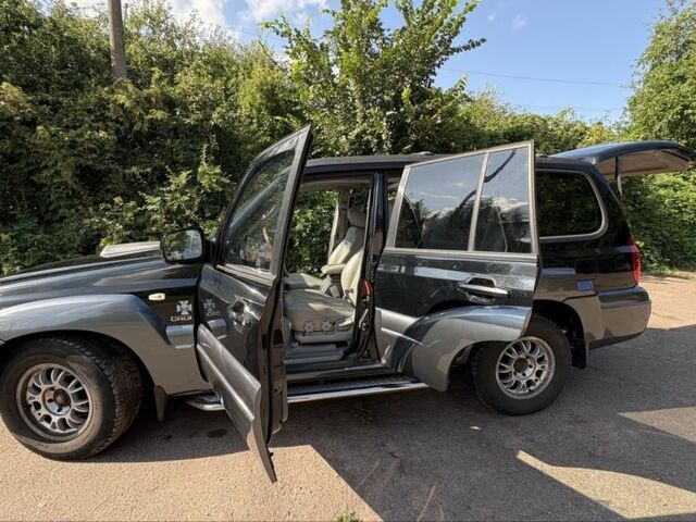 Черный Хендай Терракан, объемом двигателя 2.9 л и пробегом 243 тыс. км за 4900 $, фото 3 на Automoto.ua