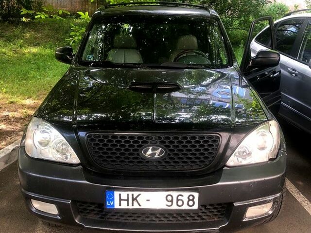 Черный Хендай Терракан, объемом двигателя 2.9 л и пробегом 326 тыс. км за 3900 $, фото 1 на Automoto.ua