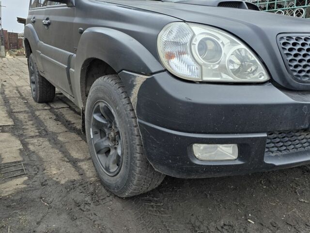 Чорний Хендай Терракан, об'ємом двигуна 0 л та пробігом 251 тис. км за 3100 $, фото 4 на Automoto.ua