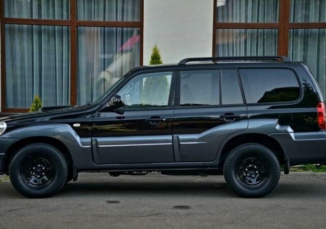 Черный Хендай Терракан, объемом двигателя 2.89 л и пробегом 279 тыс. км за 3500 $, фото 3 на Automoto.ua
