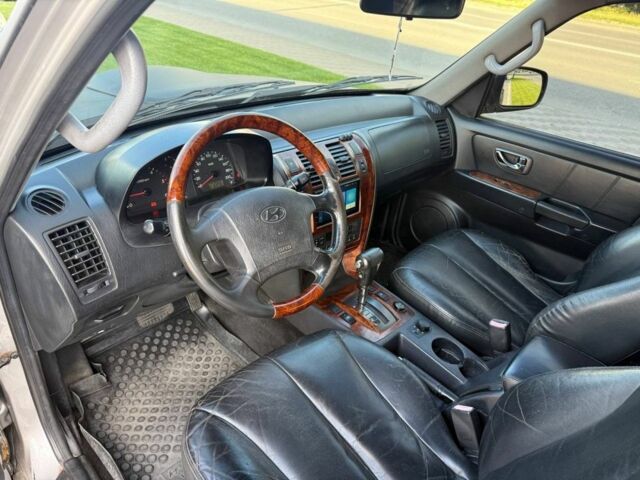 Черный Хендай Терракан, объемом двигателя 0 л и пробегом 300 тыс. км за 2999 $, фото 4 на Automoto.ua