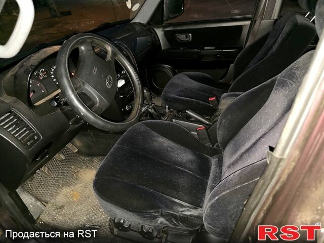 Фиолетовый Хендай Терракан, объемом двигателя 2.9 л и пробегом 377 тыс. км за 3500 $, фото 7 на Automoto.ua