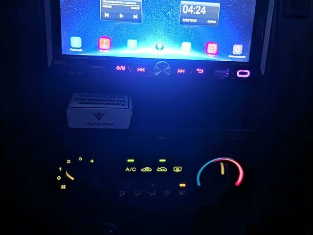 Фиолетовый Хендай Терракан, объемом двигателя 2.9 л и пробегом 377 тыс. км за 3500 $, фото 1 на Automoto.ua