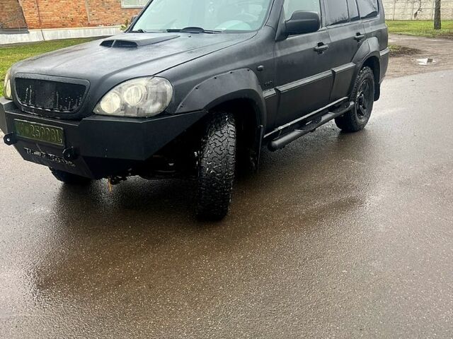 Хендай Терракан, объемом двигателя 3 л и пробегом 300 тыс. км за 4999 $, фото 3 на Automoto.ua