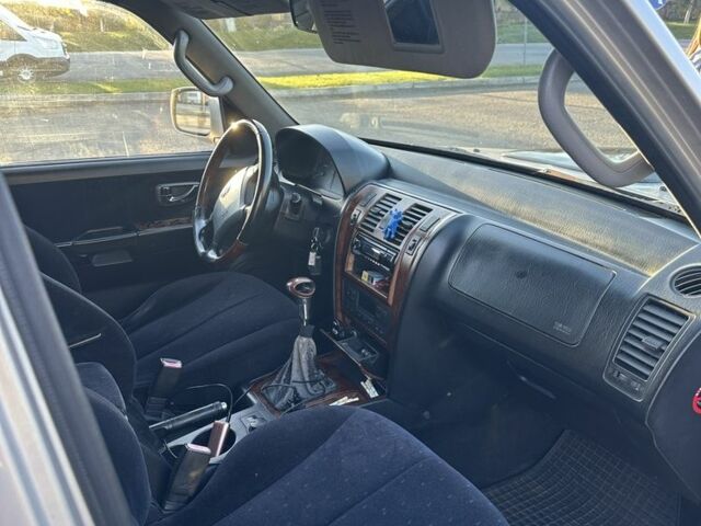 Серый Хендай Терракан, объемом двигателя 0 л и пробегом 300 тыс. км за 4600 $, фото 7 на Automoto.ua