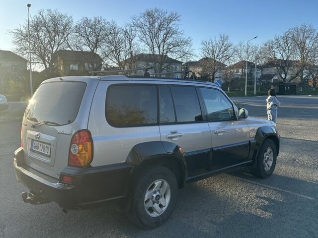 Серый Хендай Терракан, объемом двигателя 0 л и пробегом 300 тыс. км за 4600 $, фото 3 на Automoto.ua