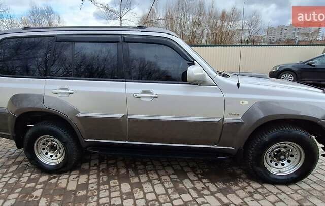 Сірий Хендай Терракан, об'ємом двигуна 2.9 л та пробігом 385 тис. км за 7650 $, фото 4 на Automoto.ua