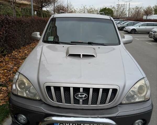 Серый Хендай Терракан, объемом двигателя 2.9 л и пробегом 358 тыс. км за 6800 $, фото 10 на Automoto.ua