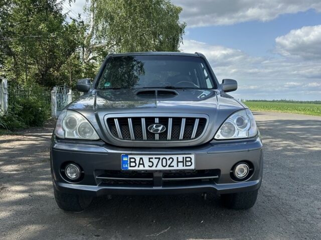 Серый Хендай Терракан, объемом двигателя 2.9 л и пробегом 300 тыс. км за 4000 $, фото 6 на Automoto.ua