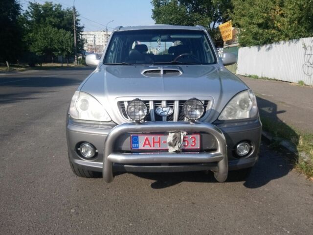 Серый Хендай Терракан, объемом двигателя 2.9 л и пробегом 347 тыс. км за 3250 $, фото 1 на Automoto.ua