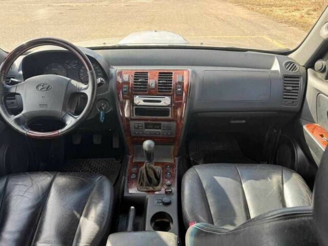 Серый Хендай Терракан, объемом двигателя 2.9 л и пробегом 347 тыс. км за 3250 $, фото 17 на Automoto.ua