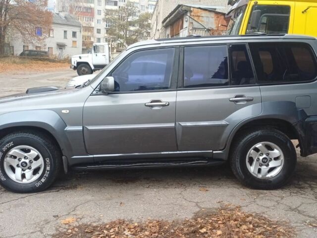 Серый Хендай Терракан, объемом двигателя 2.5 л и пробегом 240 тыс. км за 4200 $, фото 4 на Automoto.ua