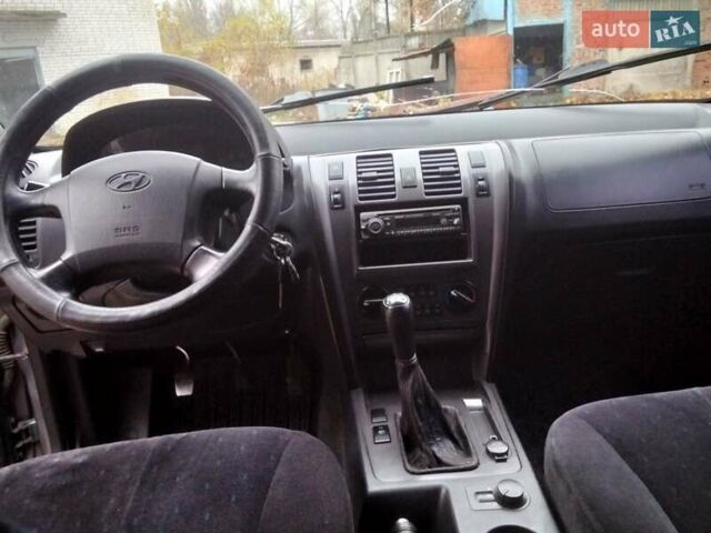 Сірий Хендай Терракан, об'ємом двигуна 2.5 л та пробігом 243 тис. км за 3000 $, фото 6 на Automoto.ua