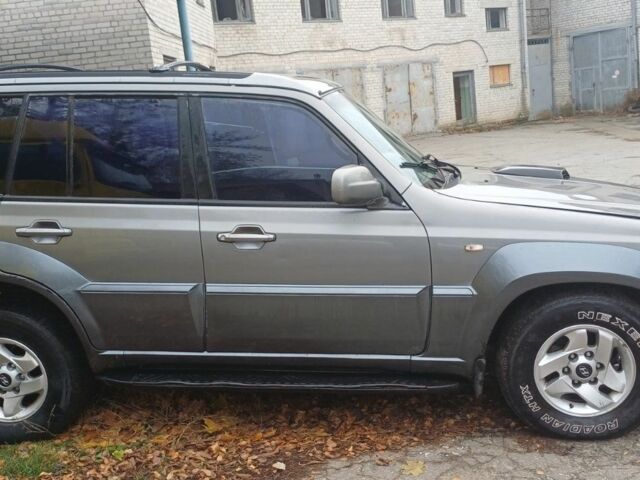 Серый Хендай Терракан, объемом двигателя 2.5 л и пробегом 240 тыс. км за 4200 $, фото 3 на Automoto.ua