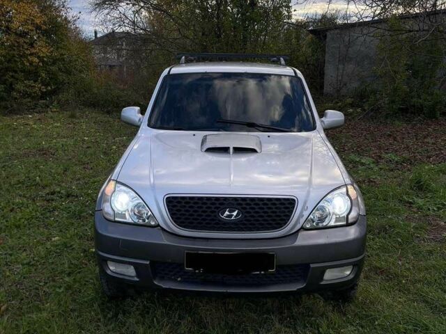 Серый Хендай Терракан, объемом двигателя 2.9 л и пробегом 270 тыс. км за 3350 $, фото 2 на Automoto.ua