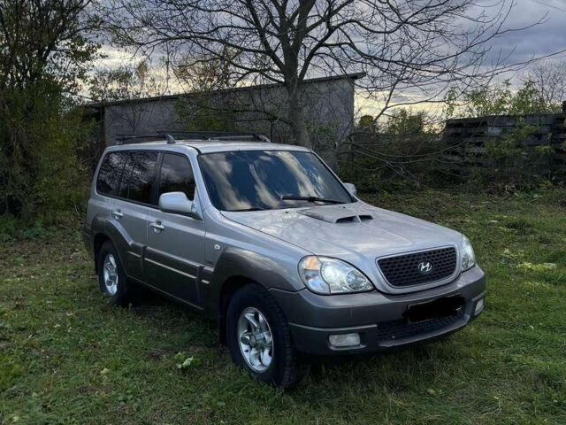 Серый Хендай Терракан, объемом двигателя 2.9 л и пробегом 270 тыс. км за 3350 $, фото 1 на Automoto.ua
