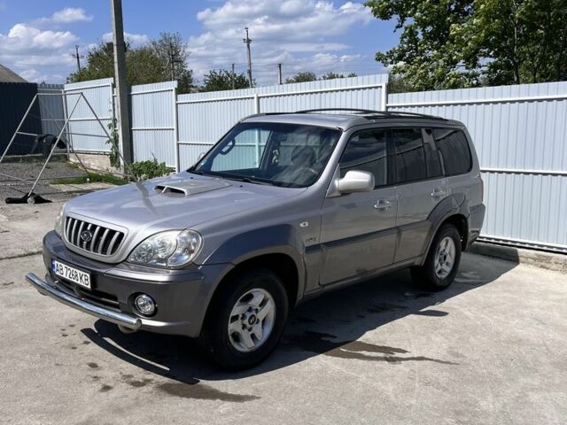 Серый Хендай Терракан, объемом двигателя 2.9 л и пробегом 285 тыс. км за 3067 $, фото 1 на Automoto.ua