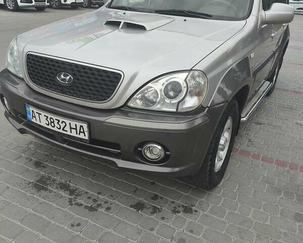 Сірий Хендай Терракан, об'ємом двигуна 2.9 л та пробігом 210 тис. км за 6200 $, фото 1 на Automoto.ua