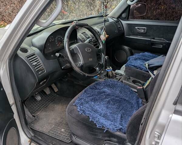 Серый Хендай Терракан, объемом двигателя 2.9 л и пробегом 320 тыс. км за 6500 $, фото 4 на Automoto.ua