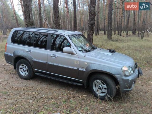 Серый Хендай Терракан, объемом двигателя 2.9 л и пробегом 252 тыс. км за 5000 $, фото 2 на Automoto.ua