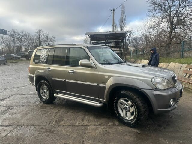 Серый Хендай Терракан, объемом двигателя 0 л и пробегом 347 тыс. км за 3100 $, фото 2 на Automoto.ua