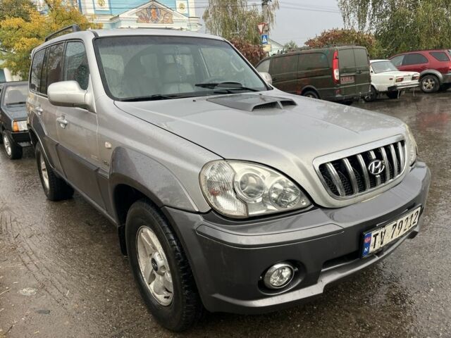 Хендай Терракан 2005 у Изюме на Automoto.ua Сірий Хендай Терракан, об'ємом двигуна 2.9 л та пробігом 360 тис. км за 4100 $, фото 1 на Automoto.ua