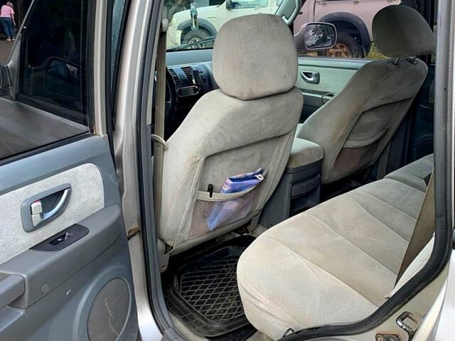 Сірий Хендай Терракан, об'ємом двигуна 2.9 л та пробігом 261 тис. км за 4700 $, фото 3 на Automoto.ua