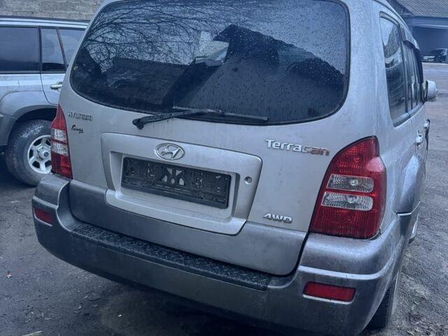 Серый Хендай Терракан, объемом двигателя 2.9 л и пробегом 200 тыс. км за 2600 $, фото 3 на Automoto.ua