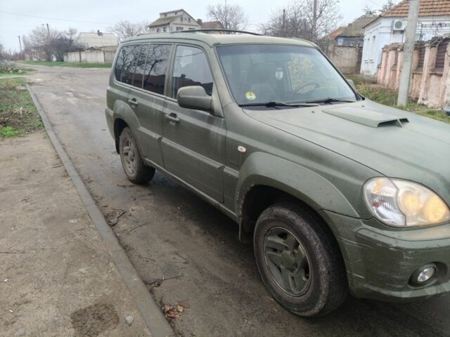 Серый Хендай Терракан, объемом двигателя 2.9 л и пробегом 200 тыс. км за 3600 $, фото 2 на Automoto.ua