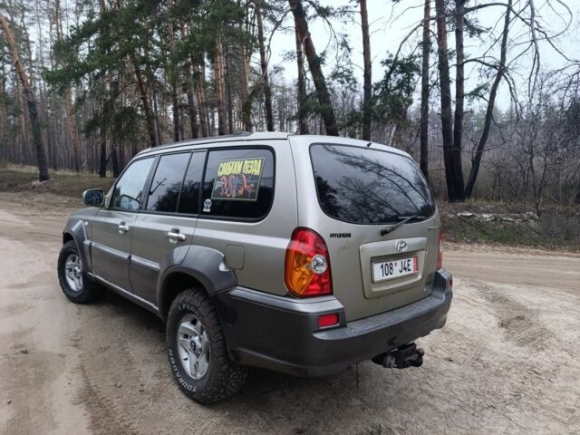 Серый Хендай Терракан, объемом двигателя 2.9 л и пробегом 333 тыс. км за 3200 $, фото 5 на Automoto.ua