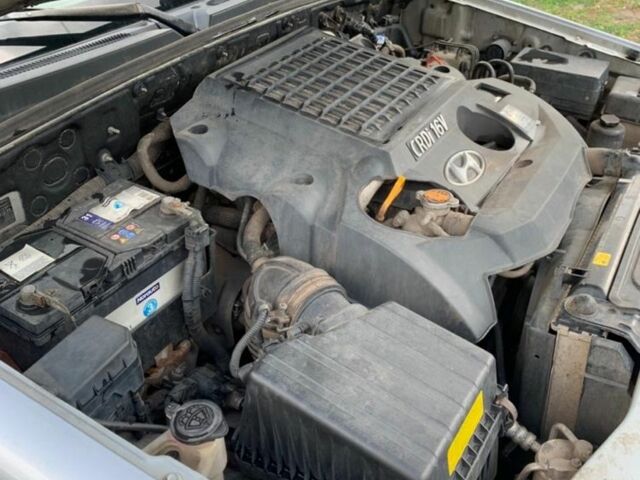 Серый Хендай Терракан, объемом двигателя 2.9 л и пробегом 260 тыс. км за 4000 $, фото 2 на Automoto.ua