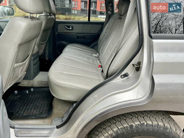Серый Хендай Терракан, объемом двигателя 2.9 л и пробегом 265 тыс. км за 6999 $, фото 31 на Automoto.ua