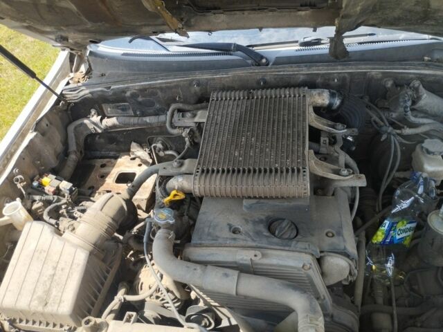 Серый Хендай Терракан, объемом двигателя 9 л и пробегом 90 тыс. км за 1900 $, фото 4 на Automoto.ua