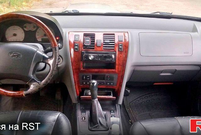 Серый Хендай Терракан, объемом двигателя 2.9 л и пробегом 435 тыс. км за 3800 $, фото 2 на Automoto.ua