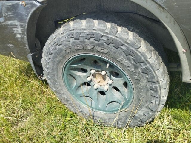 Серый Хендай Терракан, объемом двигателя 9 л и пробегом 90 тыс. км за 1900 $, фото 3 на Automoto.ua