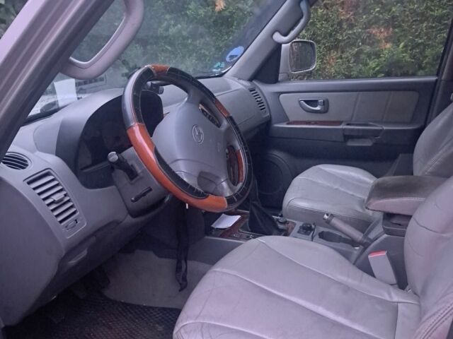 Серый Хендай Терракан, объемом двигателя 2.9 л и пробегом 327 тыс. км за 7000 $, фото 3 на Automoto.ua