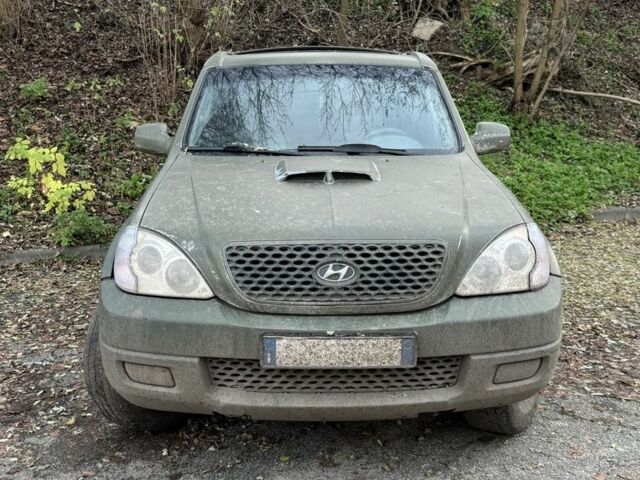 Серый Хендай Терракан, объемом двигателя 0 л и пробегом 200 тыс. км за 2200 $, фото 1 на Automoto.ua