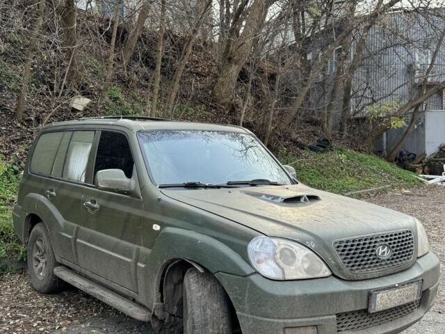 Серый Хендай Терракан, объемом двигателя 0 л и пробегом 200 тыс. км за 2200 $, фото 2 на Automoto.ua