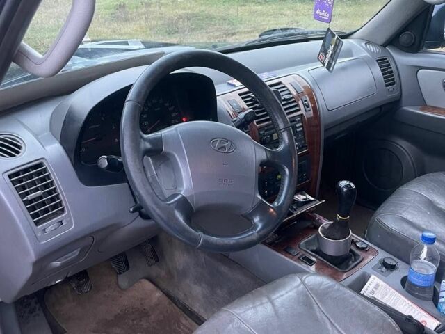 Синий Хендай Терракан, объемом двигателя 2.9 л и пробегом 267 тыс. км за 4200 $, фото 4 на Automoto.ua