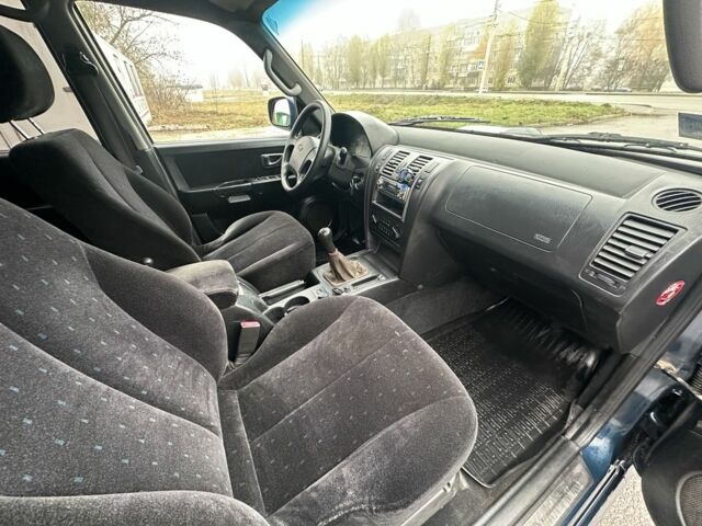 Синий Хендай Терракан, объемом двигателя 2.9 л и пробегом 218 тыс. км за 3500 $, фото 6 на Automoto.ua