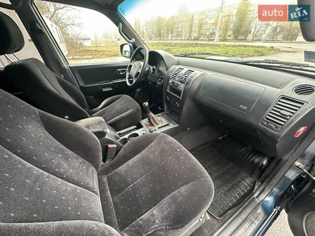 Синий Хендай Терракан, объемом двигателя 2.5 л и пробегом 218 тыс. км за 3500 $, фото 7 на Automoto.ua