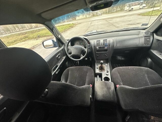 Синий Хендай Терракан, объемом двигателя 2.5 л и пробегом 218 тыс. км за 3500 $, фото 10 на Automoto.ua