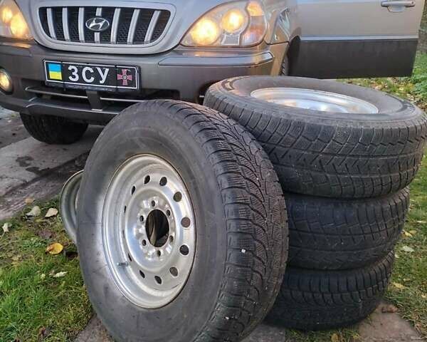 Синий Хендай Терракан, объемом двигателя 2.9 л и пробегом 200 тыс. км за 4900 $, фото 5 на Automoto.ua