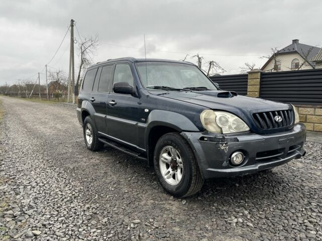 Синий Хендай Терракан, объемом двигателя 2.5 л и пробегом 330 тыс. км за 2000 $, фото 3 на Automoto.ua